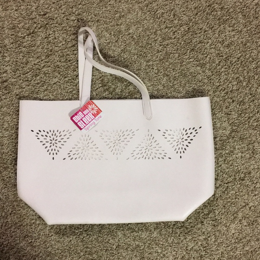 White Chic and Sleek Spring Tote NWT
